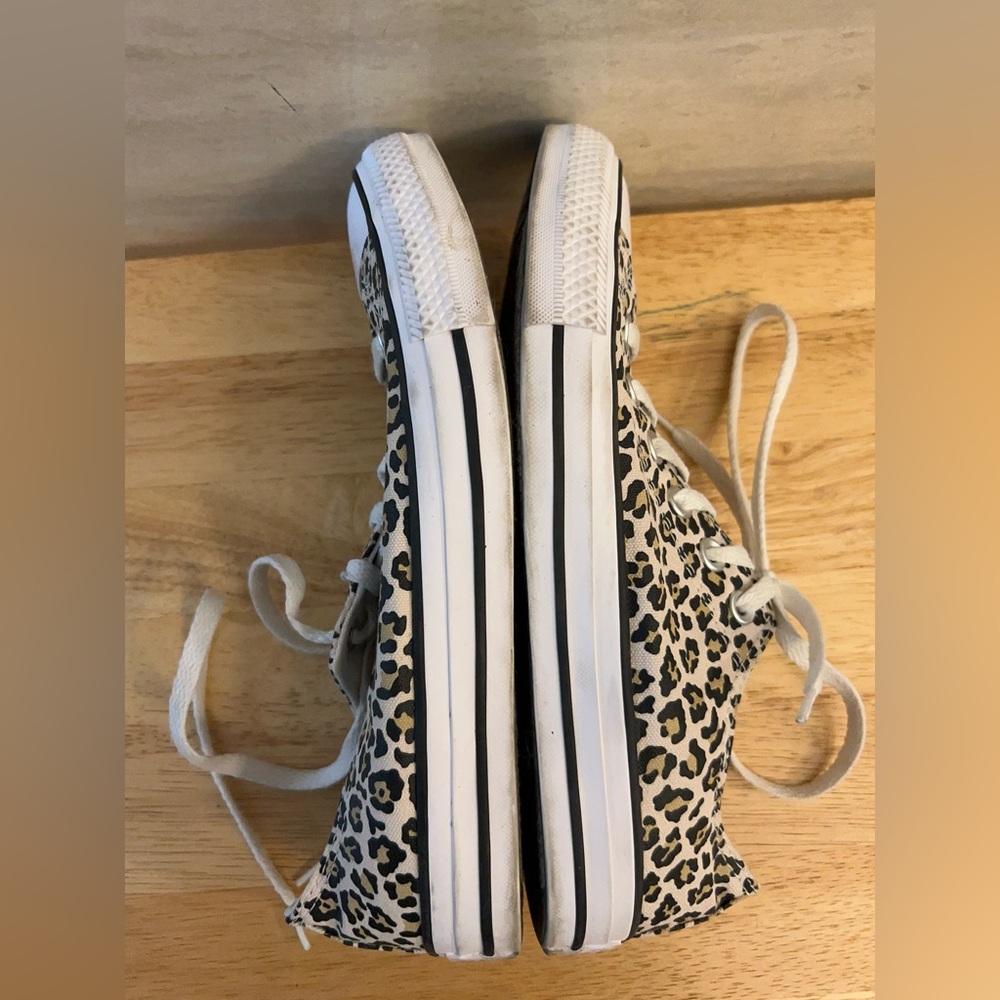 Converse Women's
Chuck Taylor All Star Leopard Print Low Top Sneakers Unisex - Picture 6 of 13